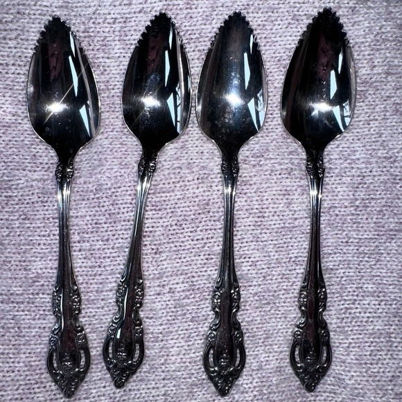 Oneida Community Brahms Set 4 Fruit/Orange Spoons Stainless Discontinued Pattern - Picture 1 of 6